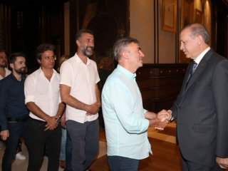 Cumhurbaşkanı, sanatçı ve sporcuları ağırladı
