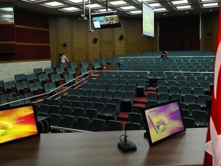 Ankara'da 46 asker daha tutuklandı