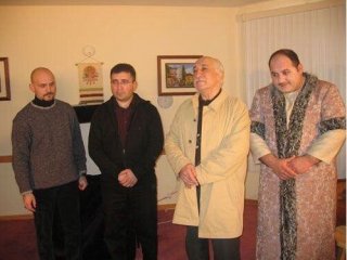 Ünlü isim hacklendi! FETÖ'cü olduğu ortaya çıktı