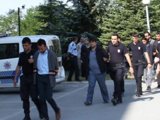 Soruları sızdıran FETÖ'cü tutuklandı!