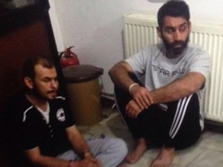 Firari darbeciyi ağacın tepesinde yakaladılar