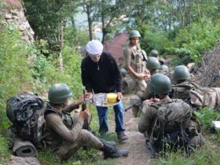 Millet, Mehmetçik ile el ele