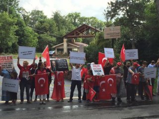 Gülen'in komşuları isyan etti!