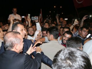 Cumhurbaşkanı Erdoğan demokrasi nöbetinde