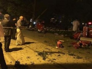 Demokrasi nöbeti alanında patlama!