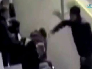 Tren istasyonunda asitli saldırı dehşeti