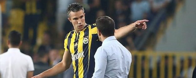 Van Persie'den Vitor Pereira'ya ağır eleştiriler!