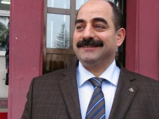 Firari savcı Zekeriya Öz'ün birbirinden farklı çok sayıda imzası çıktı