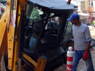 Kendi kazdığı kuyuya düştü!