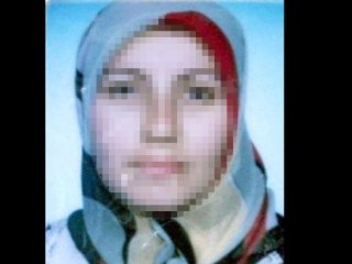 Kızı ve yeğeninin eve gizlice aldığı 2 genci hırsız zannedip bıçakladı