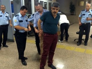 FETÖ'cü duruşma salonunda öyle bir şey yaptı ki...