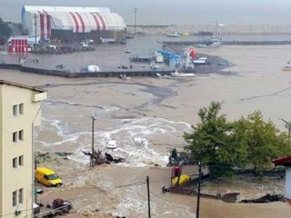 Bartın ve ilçelerinde dereler taştı