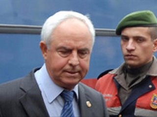 Sağdıç: 61. sıradaki hain için 60 albaya kıydılar