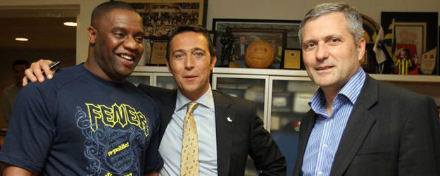 Eski Fenerbahçeli Dalian Atkinson polis tarafından öldürüldü
