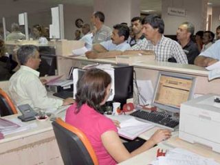 Soru hırsızı 13 bin memur 300 bin lira tazminat ödeyecek