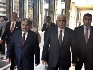 Necdet Özel Meclis'i ziyaret etti