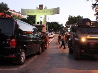 Harp Akademileri Komutanlığı'nda 40 tutuklama