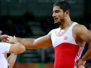 Milli güreşçimiz Rio'da tarih yazdı!