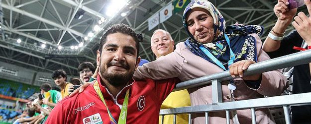 Taha Akgül'ün 'altın' gururu