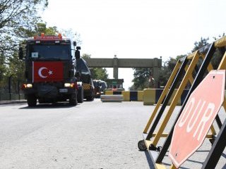 İstanbul'daki tanklar yola çıktı