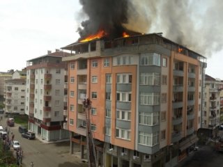 Rize'de korkutan yangın