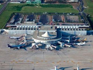 Havalimanında korkutan yangın, uçuşlar durdu