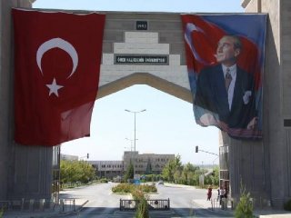 'Ömer Halisdemir Üniversitesi' tabelaları asıldı