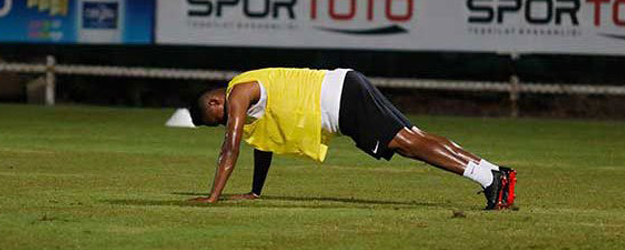 Eto’o kendisine ceza verdi