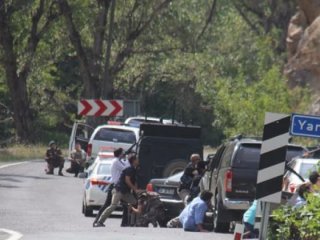 Konvoya roket atmaya çalışan terörist vuruldu