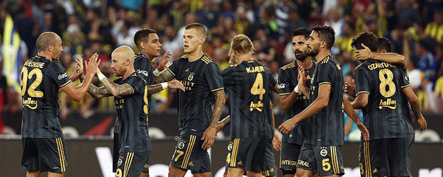 Fenerbahçe-ManU maçına Alman hakem Grafe atandı!