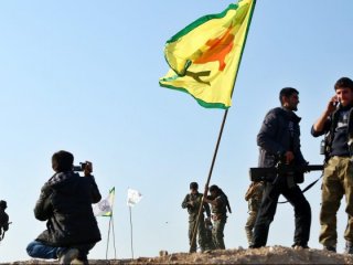 Fırat'ın batısından kovulan YPG siper kazıyor