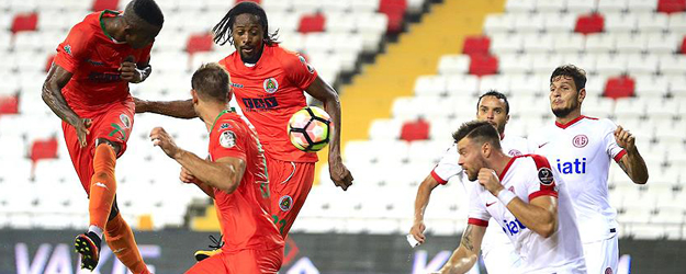 Alanyaspor son dakika golüyle kazandı