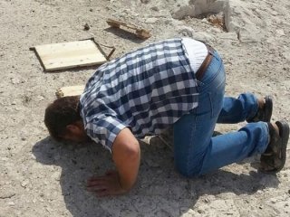 İlk işi vatan toprağını öpmek oldu