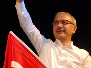 Bakan Elvan: 'Türkiye üzerinde oyunlar oymayı bırakın'