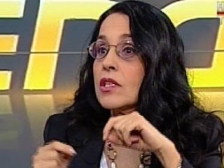 Ayşe Hür milletin zaferini aşağıladı