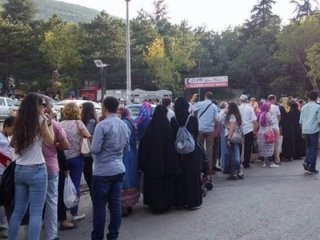 Ücretsiz olduğunu duyan koştu!