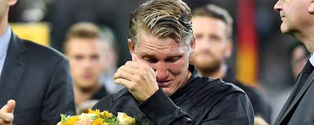 Schweinsteiger gözyaşlarıyla veda etti