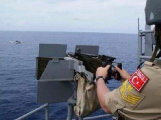 Akdeniz'de gergin anlar