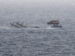 Antalya’da tur teknesi battı