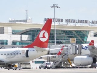 Atatürk Havalimanı'na yine rekor kırdı