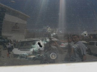 PKK’lı hain teröristler minibüsü taradı!