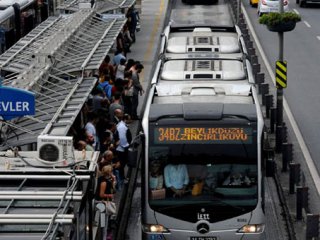 Metrobüs şoförü yolcuyu bıçakladı