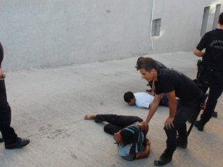 Adliyede kavga: 4 yaralı, 30 gözaltı