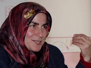 AK Parti kurucularından Fatma Bostan Ünsal FETÖ’den atıldı