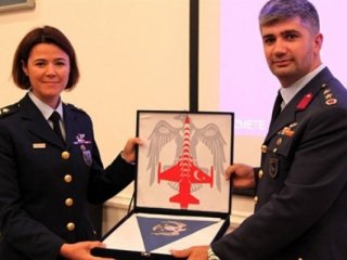 Türk Hava Kuvvetleri'ne kadın filo komutanı!
