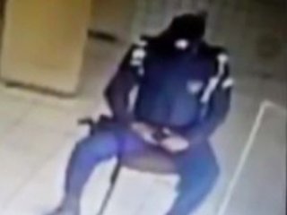 Sakar polis kendini vurdu