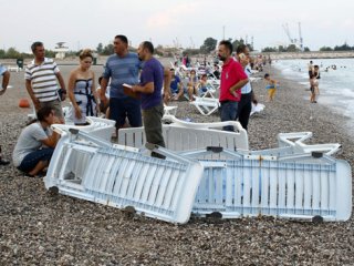 Cesede şezlonglu perdeleme