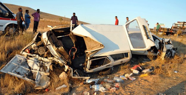 Feci kazada bir aile yok oldu