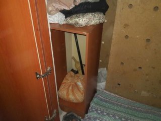 4 yıl boyunca Marangoz baba kızını kaçırıp gizli bölmede sakladı