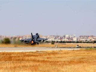 F-16 'lar acil koduyla havalandılar